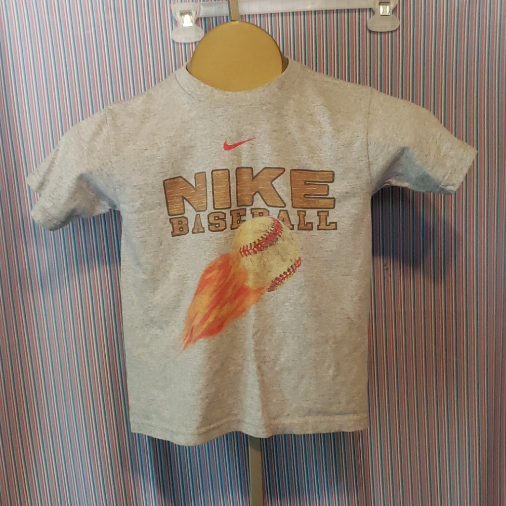 Nike tee